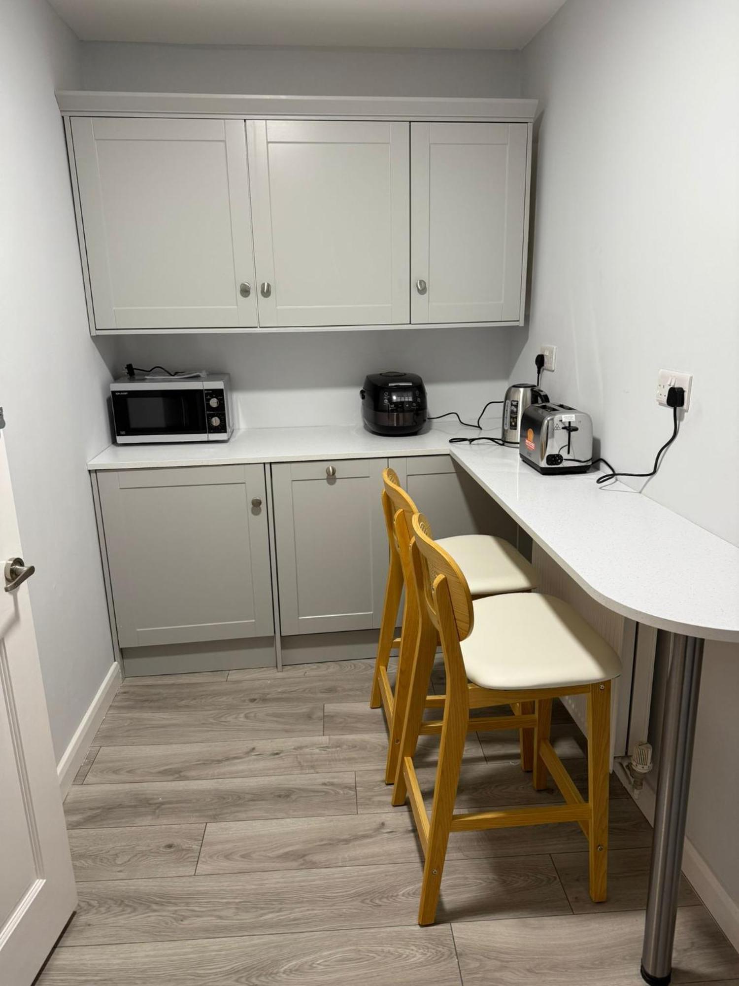 Guest house Elegant With Sea And Garden View In Centre Swansea
